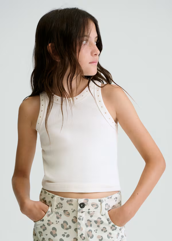 Maglietta modello canottiera costine ragazza