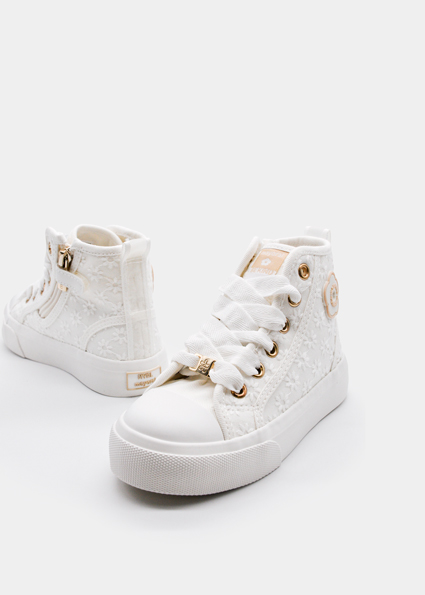 Scarpe sportive alte traforate