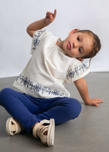 Completo leggings e maglietta con fiori ricamati bambina