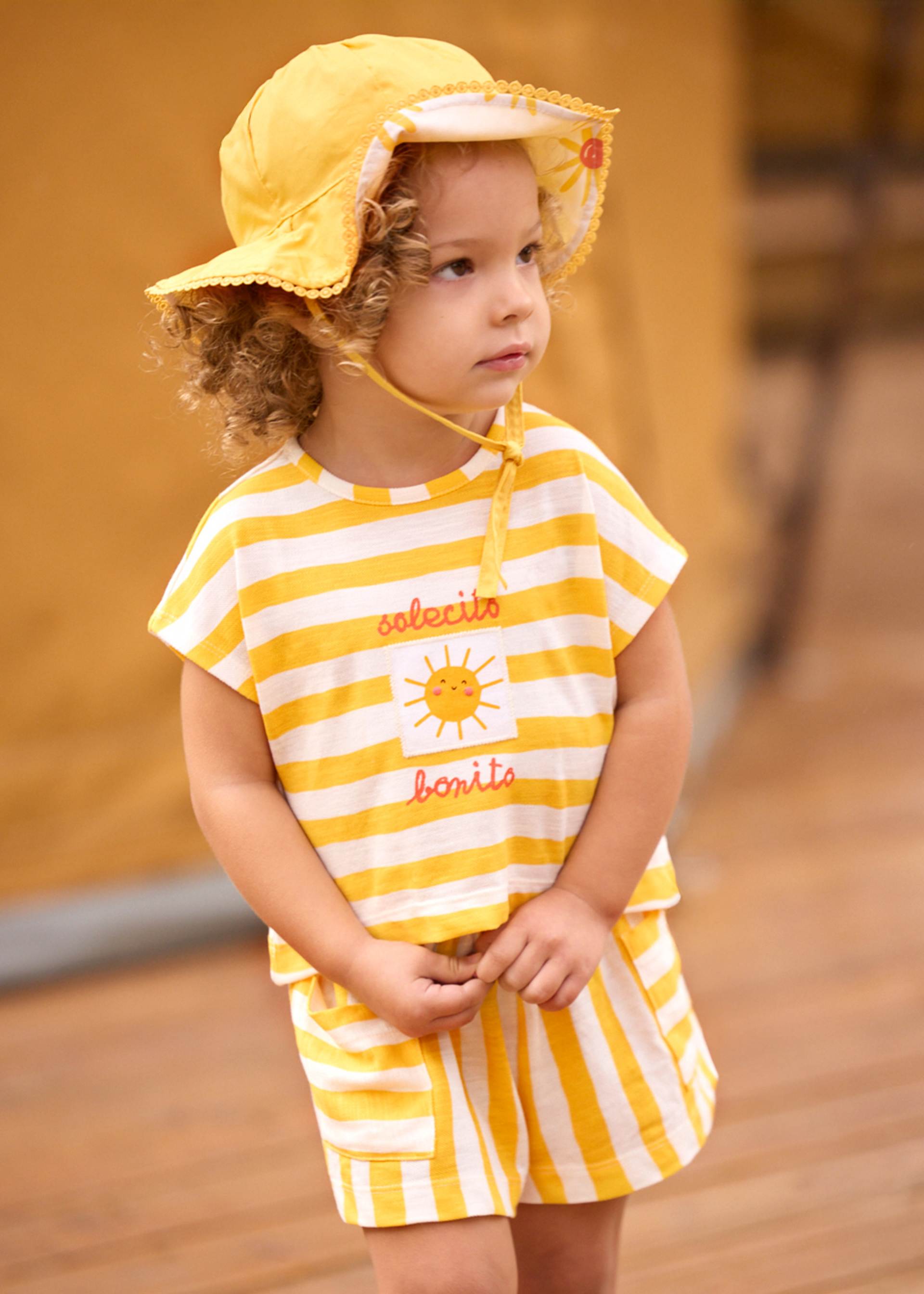 Completo pantaloncino e maglietta righe neonata